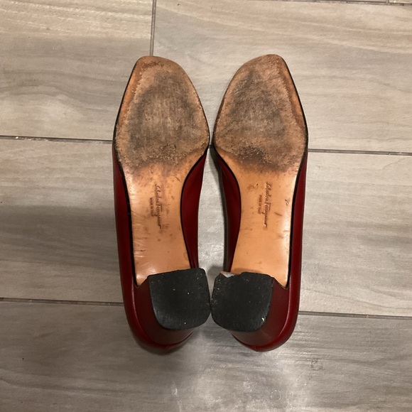 Salvatore Ferragamo Vintage Gold Bit Red Leather Pumps Heels Shoes Office Siren - Picture 10 of 11
